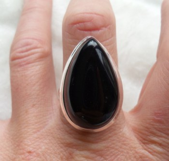 Zilveren ring gezet met grote druppelvorm Onyx ring maat 19.5 mm
